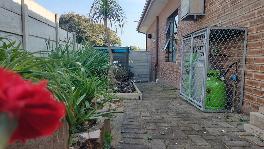 3 Bedroom Property for Sale in Fraaiuitsig Western Cape